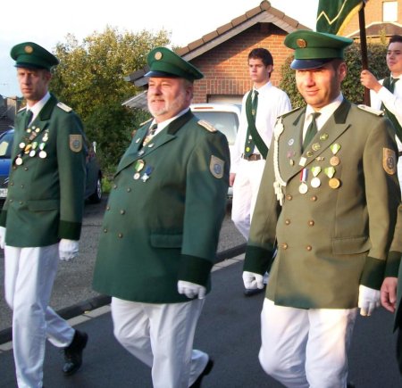 Die Truppe der Jungschützen führten Martin Müller, Ulrich Potthoff und Marc Potthoff an.