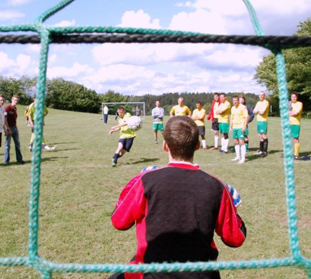Einige Partien mussten durch 9m-Schießen entschieden werden.