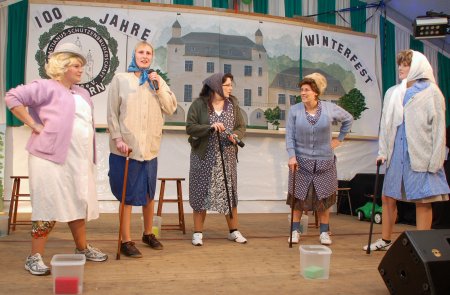 Die "Jierker Mädels": Sabrina Schmidt, Simone Holthausen, Vanessa Sigfanz, Rebecca Ottink und Dana Holthausen