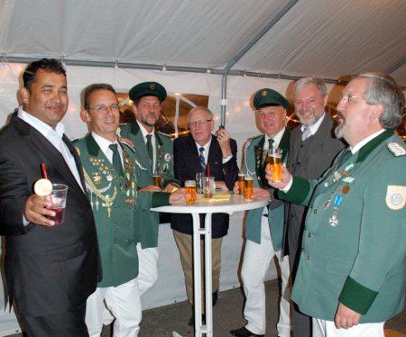 Die Delegation der Gimborner Schützen mit ihrem neuen Präses