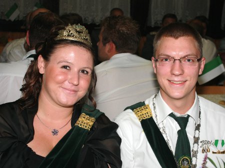 Das Prinzenpaar der Gimborner Schützen war natürlich auch mit nach Hülsenbusch gekommen: Andre Klobes und Larissa Sündtgen.