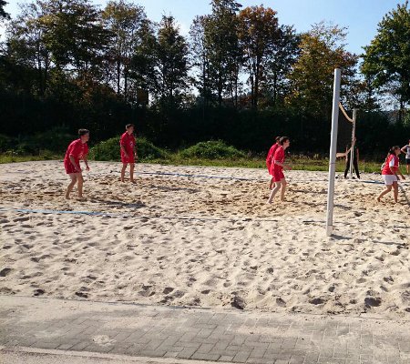 Sowohl beim Fußball- als auch beim Beachvolleyballwettkampf holten sich unsere Jungschützen der ersten Platz.