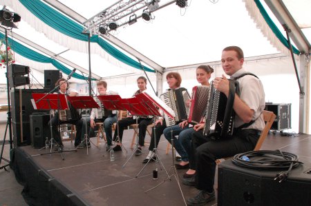 Musikgruppe beim Seniorennachmittag