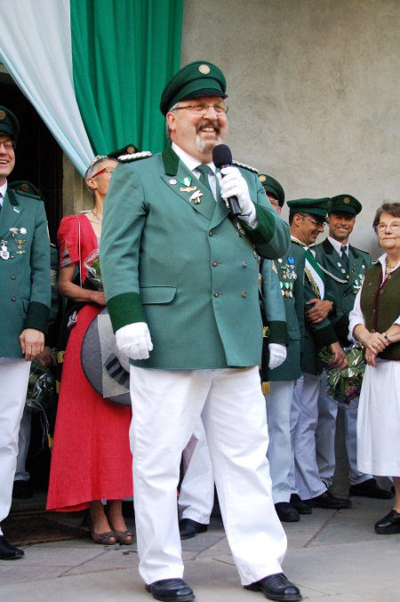 Stefan Meisenberg hielt zum ersten Mal in seiner Funktion als Bürgermeister der Gemeine Marienheide eine Rede im Schlosspark von Gimborn.