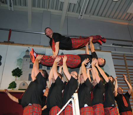 Seit 11 Jahren fester Bestandteil des Gimborner Winterschützenfestes: Die Dancing Daddys aus Frielingsdorf