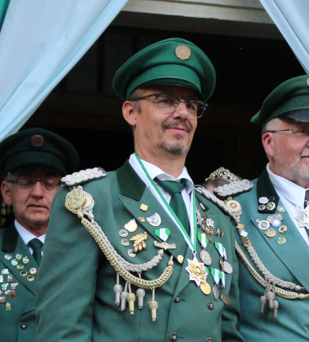 Rolf Ueberberg wurde vom Oberbergischen Schützenbund mit dem Großen Orden am Bande geehrt.