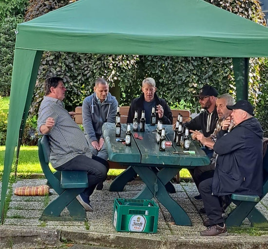 Besucher des Mitgliederfrühschoppens