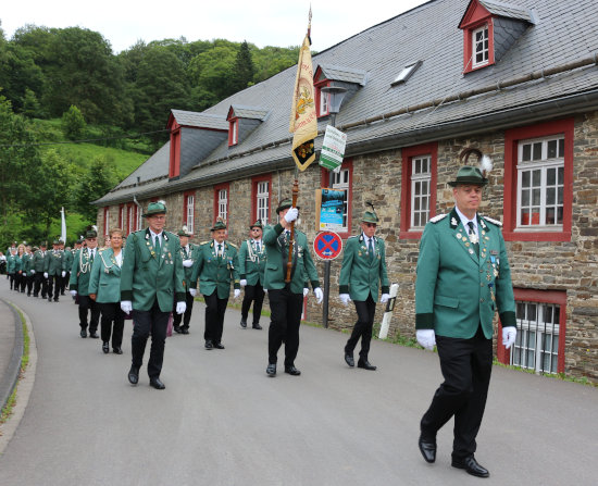 Schützen beim Antreten; Schützenverein Marienheide