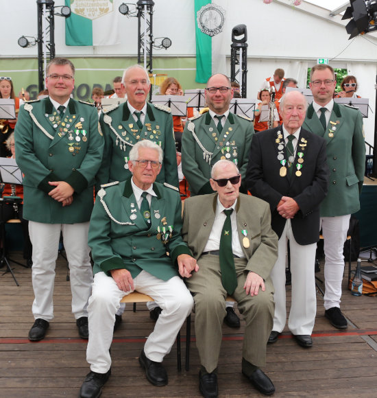 In diesem Jahr wurden Willi Steinbach für 65 Jahre und Martin Schorde und Oswald Zenses für 75 Jahre Vereinszugehörigkeit geehrt.