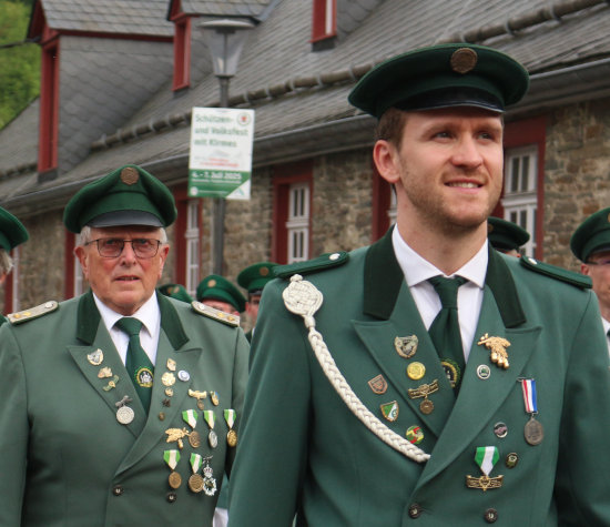Georg Becker; Tim Heide