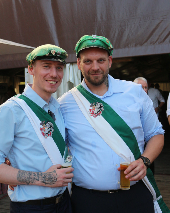 Publikum auf dem Festplatz